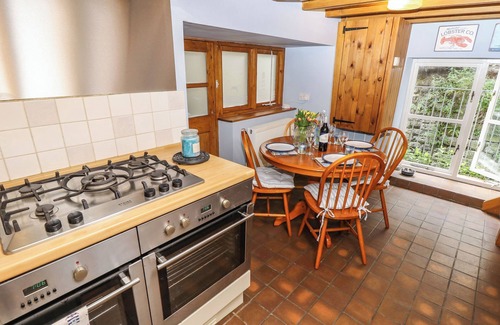 Lyme Regis Cottage | RIVERDANCE COTTAGE, pet friendly, with open fire in Lyme Regis