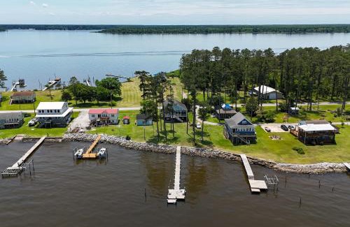 Hobucken House | Riverfront Aurora Home with Deck and Private Pier!