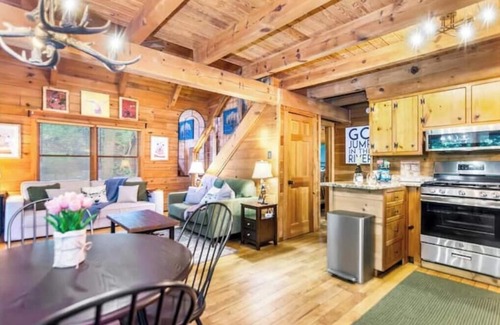 Ellijay House | Riverfront Cabin/Large Deck/HotTub/Resort/FirePit