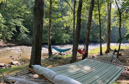 Damascus House | Riverfront House in Damascus VA