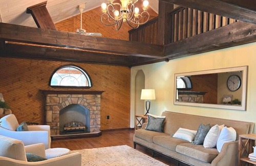 Lewistown House | Riverfront, Jacuzzi, Pellet Grill| Lazy Bass Lodge