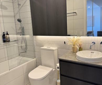 Eagle Farm Apartment | Riverfront Luxe 2Bed Pool Parking