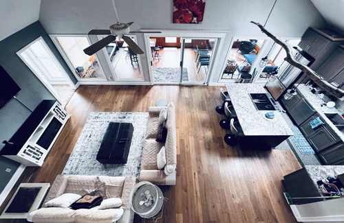 Lynn Center House | Riverfront Luxury home & wakeup with Sunrise