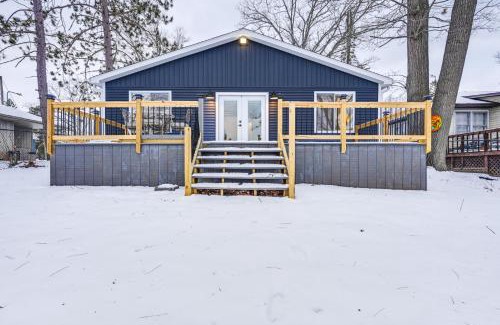 Hope House | Riverfront Michigan Cottage with Fire Pit and Kayaks!
