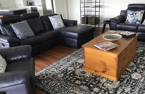 Brenda Park House | Riverfront, Murray River, Brenda Park, Morgan, S.A. Murraylands, Riverland.