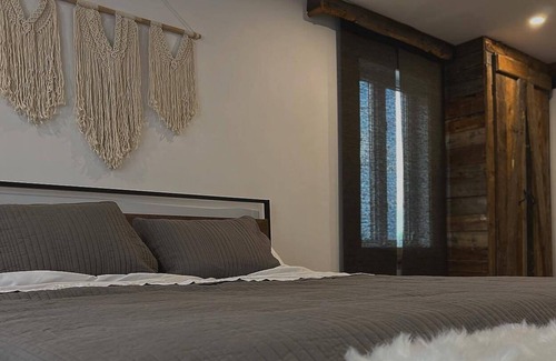 L'Annonciation House | Riverfront Retreat