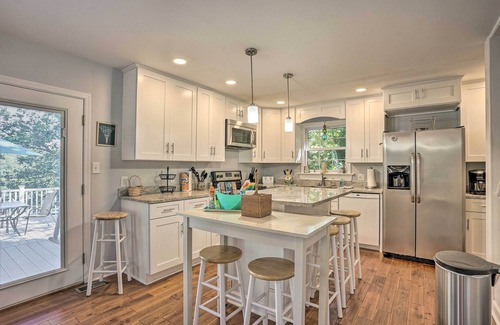 Edwardsville House | Riverfront Retreat on 4 Acres w/Private Dock