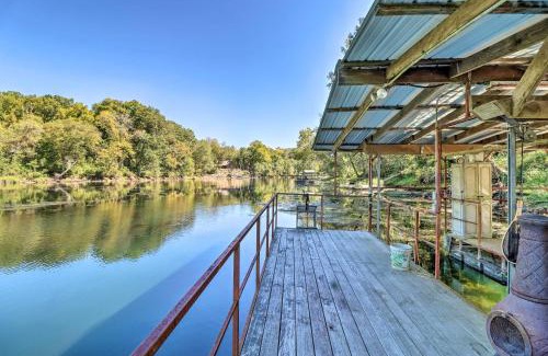 Wilburn House | Riverfront Retreat with Fire Pit Fish and Hike!