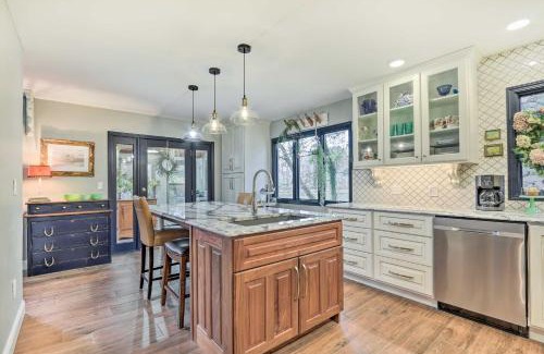 Zanesville House | Riverfront Zanesville Getaway with Private Bar!
