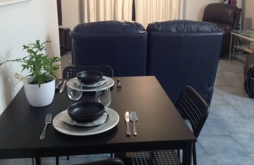 White Sands Bed & Breakfast | Riverglen retreat, marina frontage, river views, near The Bend Motorsport Park,