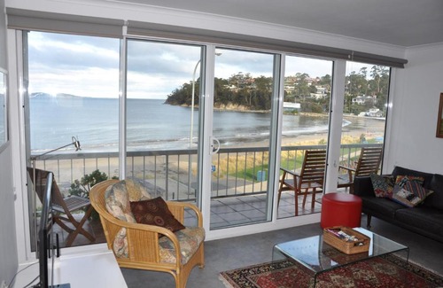 Kingston Beach Apartment | Rivermouth on Kingston Beach