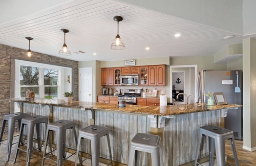 Wild Peach Village House | Riversbend Retreat on the San Bernard River