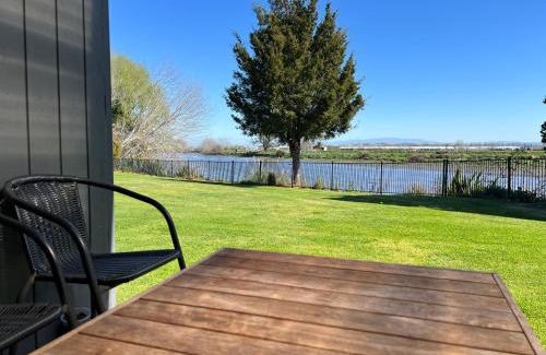 Clive Apartment | Riverside Bliss