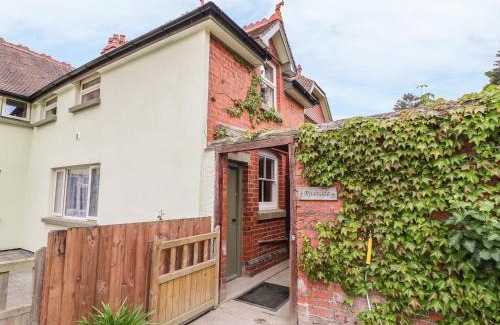 Llanwrthwl House | Riverside Cottage