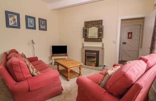 Llanwrthwl House | Riverside Cottage