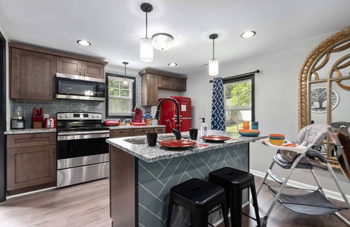 Mount Holly House | Riverside Cottage in Mt. Holly- Quiet & Comfy