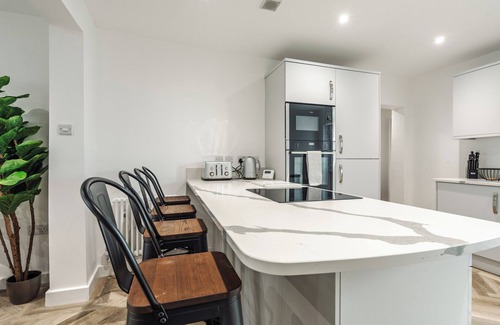 Warrington Apartment | Riverside Flat | Near Park | Free Parking