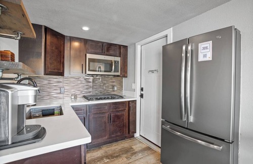 Anderson Apartment | Riverside Haven | Sac River + BBQ + 180* Views + WiFi