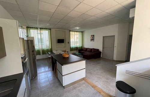 Poujols House | Riverside house
