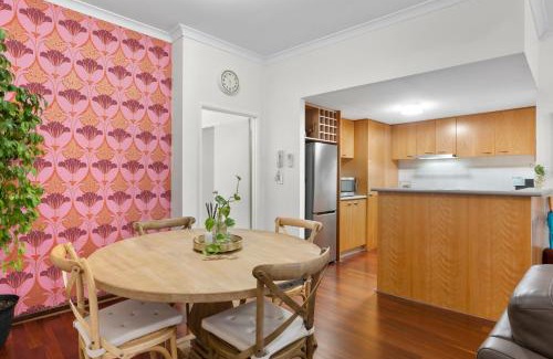 East Perth Apartment | Riverside Panorama Suite Spectacular City Living