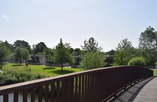 Tiddington Resort | Riverside Park