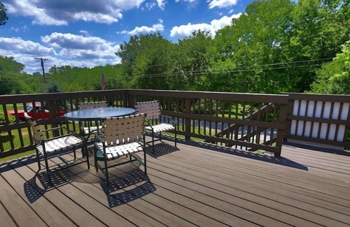 Hagerstown House | Riverside Retreat Sum