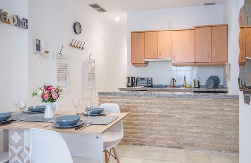 Triana Apartment | Riverside Triana Apartment