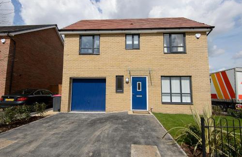 Salford House | Riverside Villas
