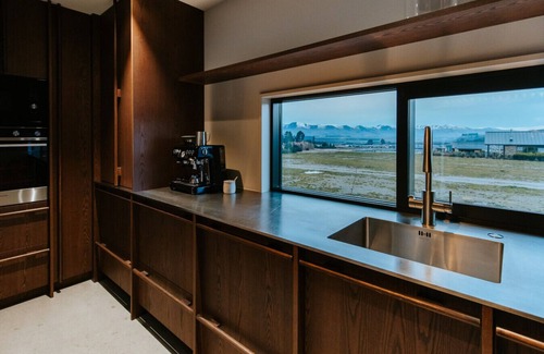 Wanaka Apartment | Riverslea | Sleeps 10 | Pool