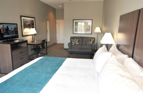 Rockford Hotel | Riverview Inn & Suites, an Ascend Collection Hotel