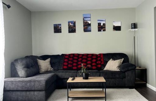 Eau Claire House | Riverview oasis