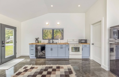 Catskill Cottage | Riverview Retreat located on the Hudson River in Upstate NY