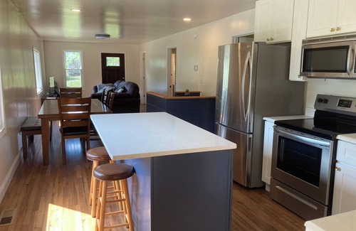 Lockbridge House | Riverview Retreat - house with sauna in the New River Gorge National Park!