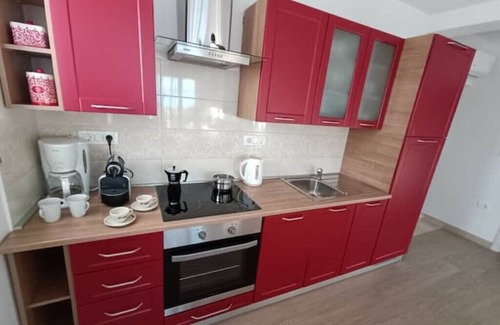 Opric Apartment | Riviera Blue - Apartment RED with sea view, balcony, hot tub and private parking