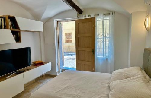 Antibes Old Town House | Riviera Cottage