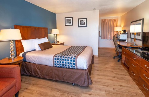 Port Angeles Hotel | Riviera Inn