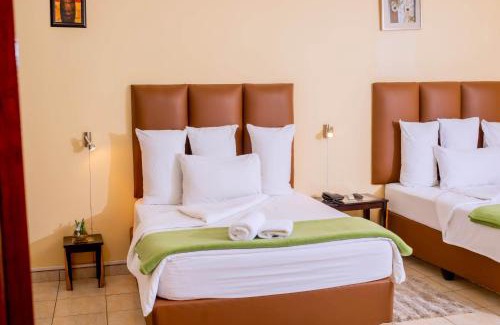 Omuthiya House | Road House Guest House
