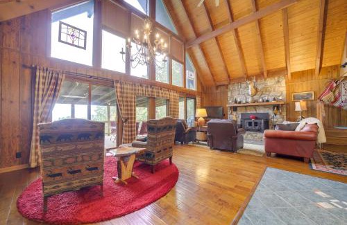 Robbinsville House | Robbinsville Vacation Rental with Covered Balcony