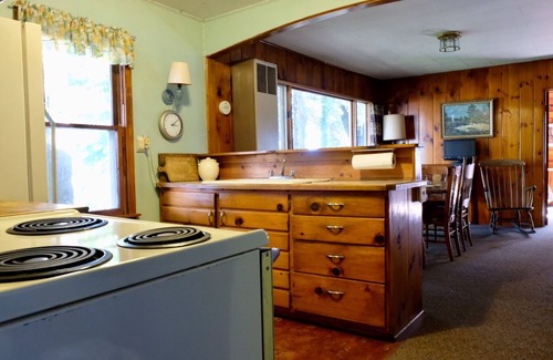 Idlewild Cottage | Robertson's Cottages; Door County Waterfront Resort/Pineaire Home, Dog Friendly