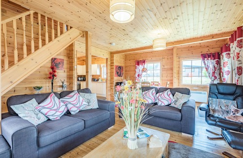 Llanbedr Cottage | ROBIN LODGE, family friendly, character holiday cottage in Llanbedr