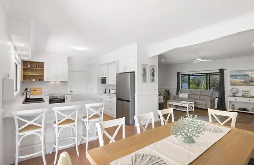 Empire Vale House | Robin's Place - Dog Friendly - Fishing, Relaxing