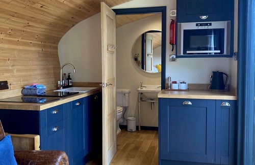 Foolow Cabin | Robin’s Nest - (Top Cabin) - sleeps 2 guests