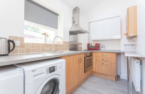 Offerton Cottage | Robins Perch- Modern Cosy Cottage with Fantastic Garden View in a quiet location