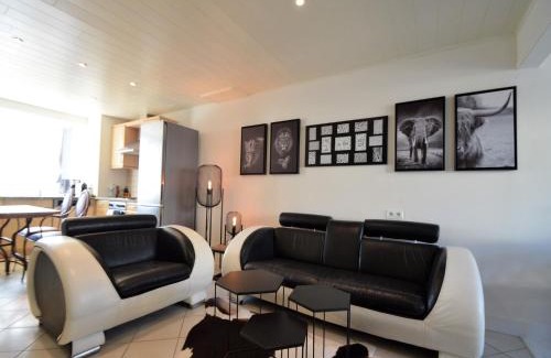 Rochehaut House | Rochehaut Hideaway with Tub, cleaning included