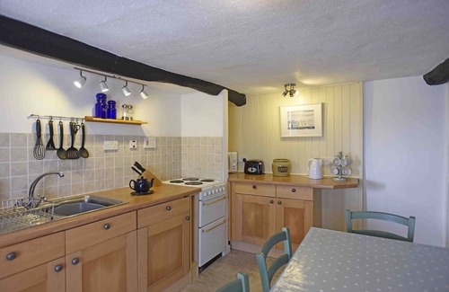 Minehead Cottage | Rock Cottage, charming and welcoming Thatched Cottage, with beach front location