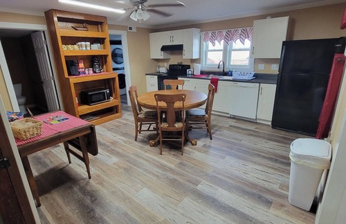 Cowley County Other | Rock Fence Lodge *The Hangout included!*