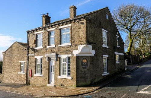 Ogden House | Rock Hollow