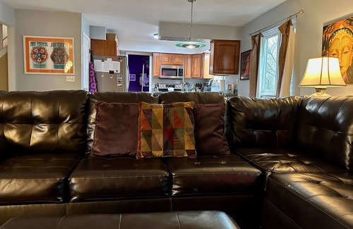 Brighton House | ROCK N ROLL THEME HOUSE ~ Ski Mt. Brighton! ~ Hot Tub, Music & Art Theme