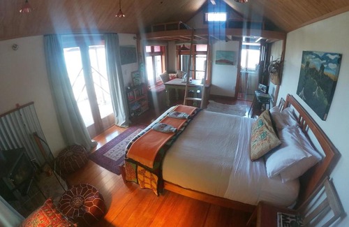 Waitomo Caves House | Rock Retreat B&B farmstay