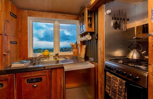 Waitomo Caves Cottage | Rock Retreat Bed and Breakfast Eco Retreat